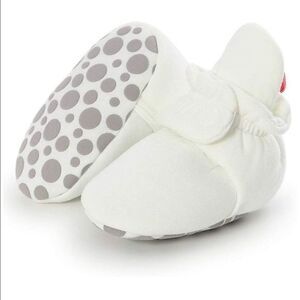 𝅺Babies non skid soft booties white